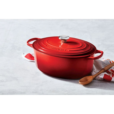 Le Creuset 4.7L Cherry Red/Cerise Oval French/Dutch Oven (29 cm)